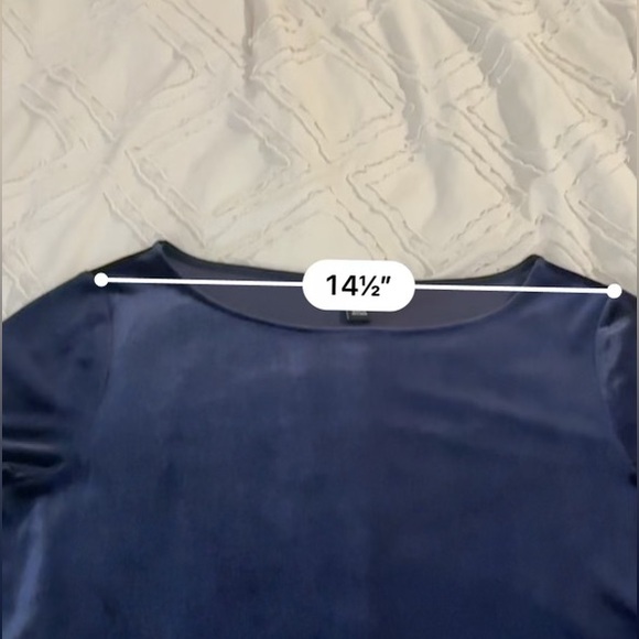 Ann Taylor Navy Velvet Short Sleeve Blouse size XS - Picture 7 of 8